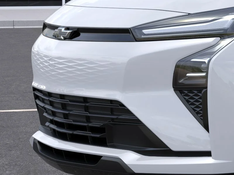 New 2027 Summit White Chevrolet LT image 13