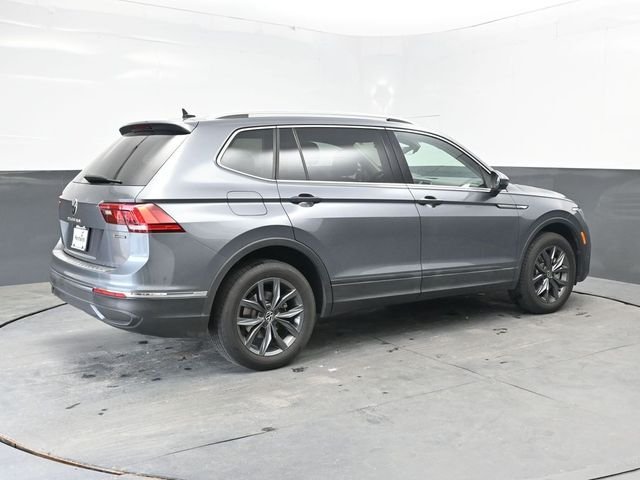 Used 2023 Gray Volkswagen 2.0T SE image 7