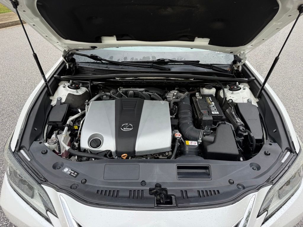 Used 2019 White Lexus 350 image 14
