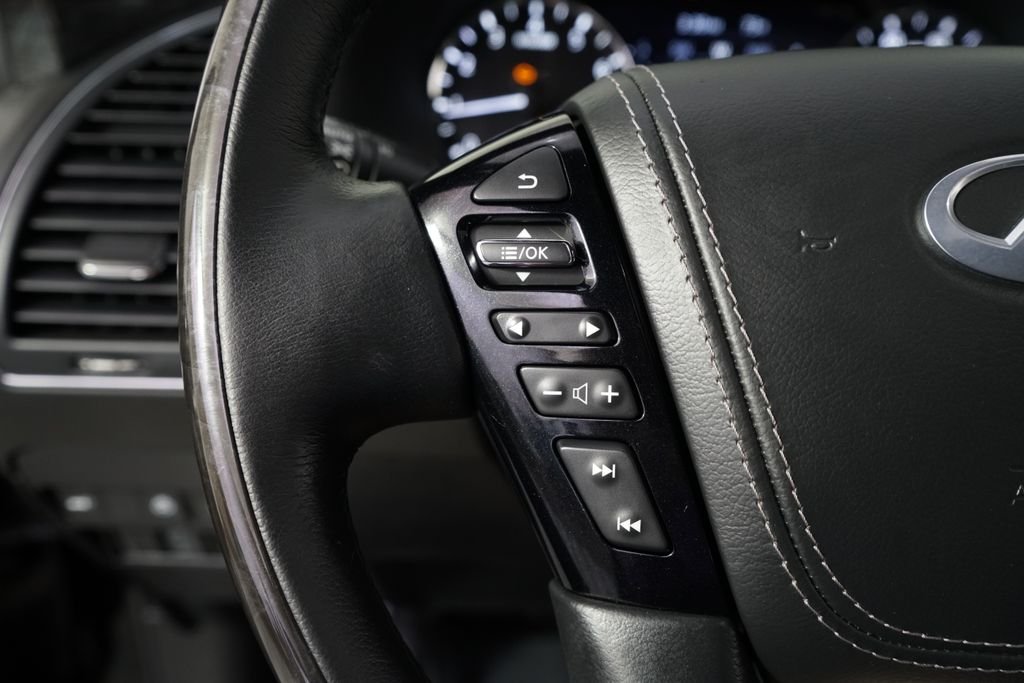 Used 2022 Black Obsidian INFINITI Sensory image 34