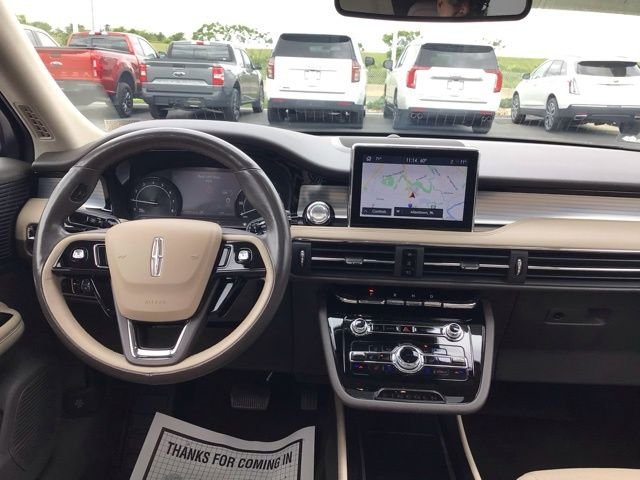 Used 2022 Red Lincoln Standard image 10