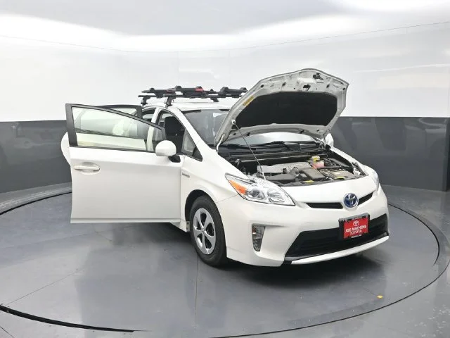 Used 2013 White Toyota Two image 39