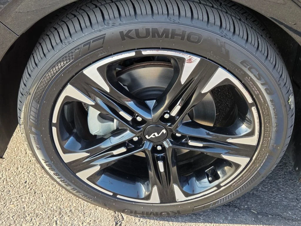 Used 2024 Black Kia GT-Line image 12