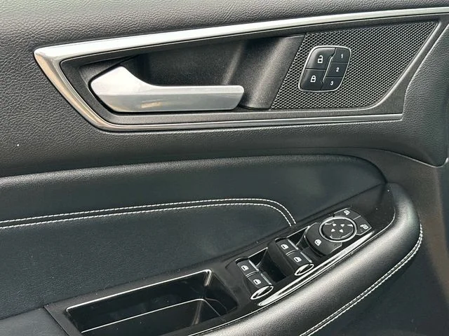 Used 2016 Blue Ford Titanium image 15