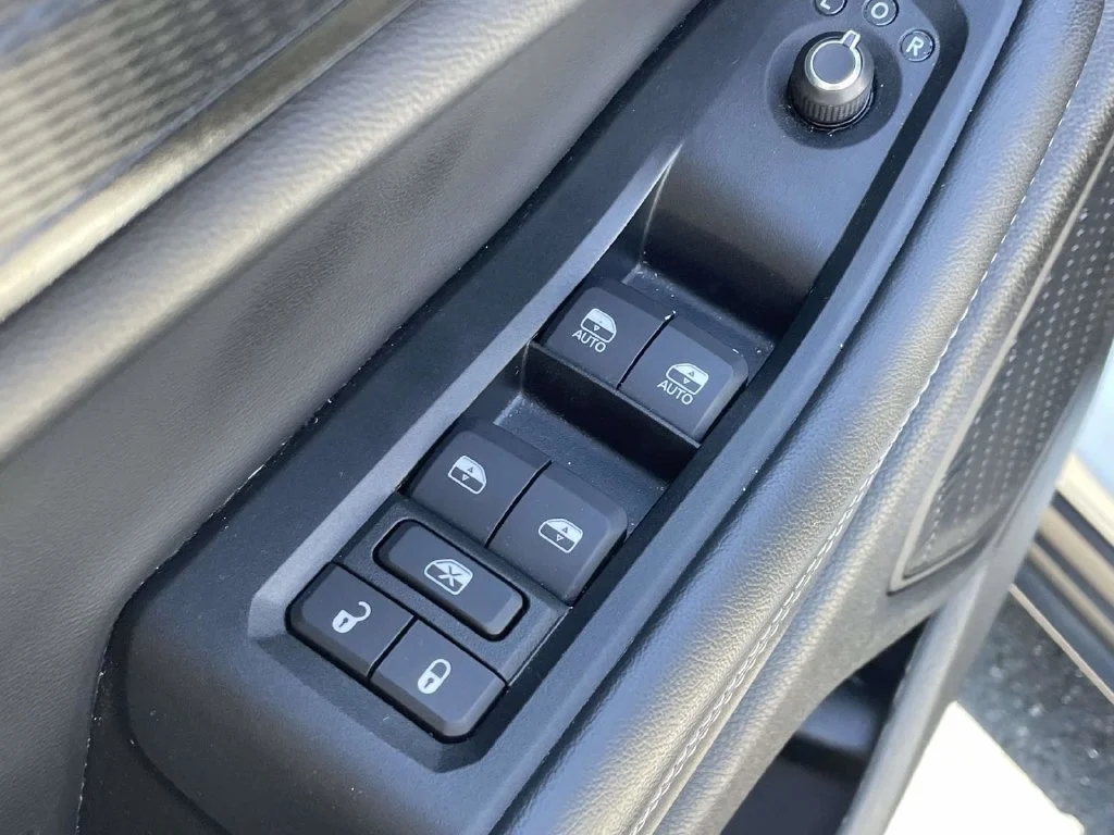 Used 2024 Silver Jeep Altitude X image 22