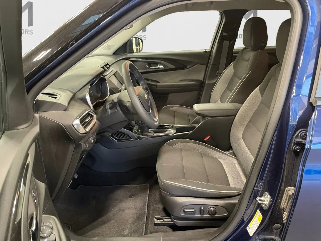 Used 2023 Blue Chevrolet LT image 10