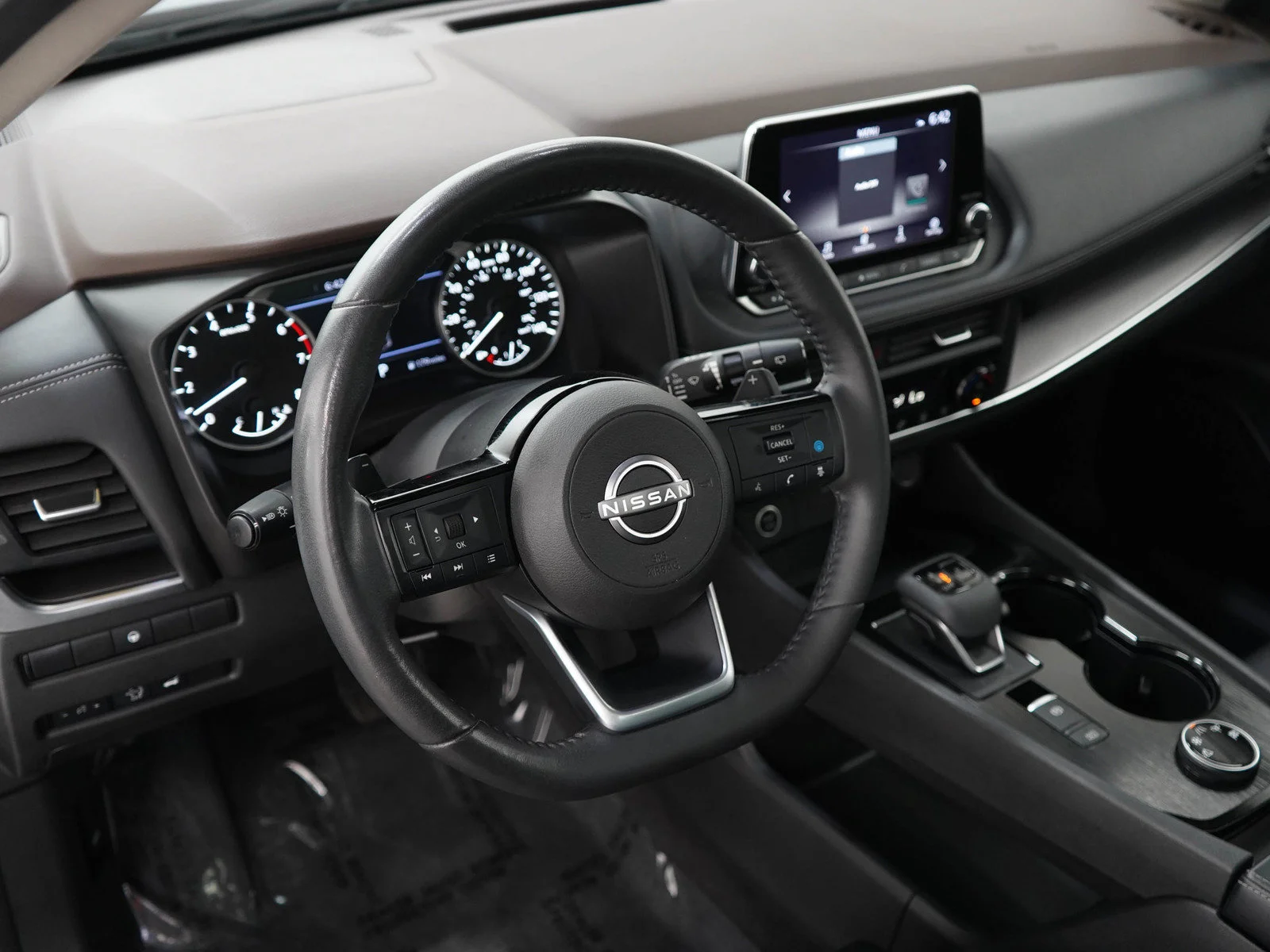Used 2023 Gun Metallic Nissan SV image 21