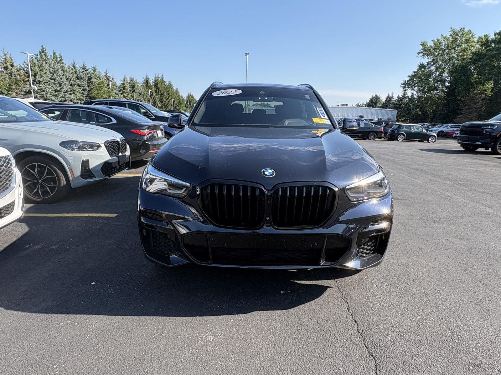 Used 2022 Carbon Black Metallic BMW xDrive40i image 2
