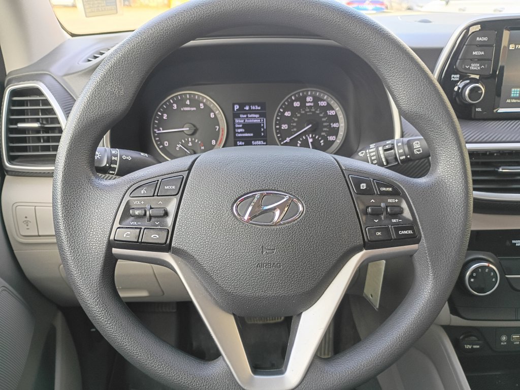 Used 2020 White Hyundai SE image 24
