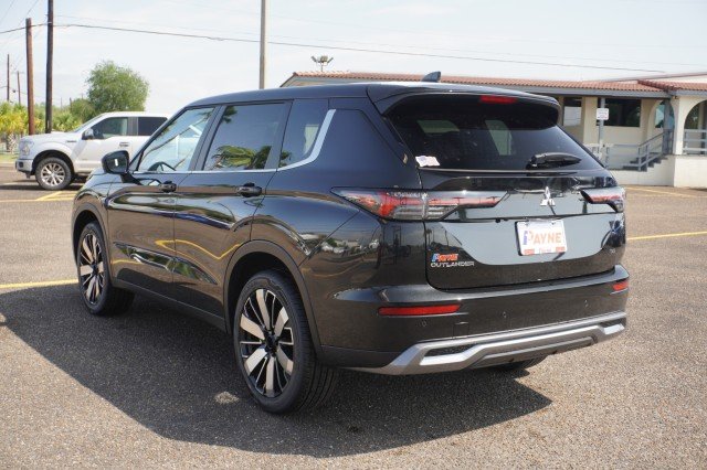 2025 Mitsubishi Outlander SE - Photo 12