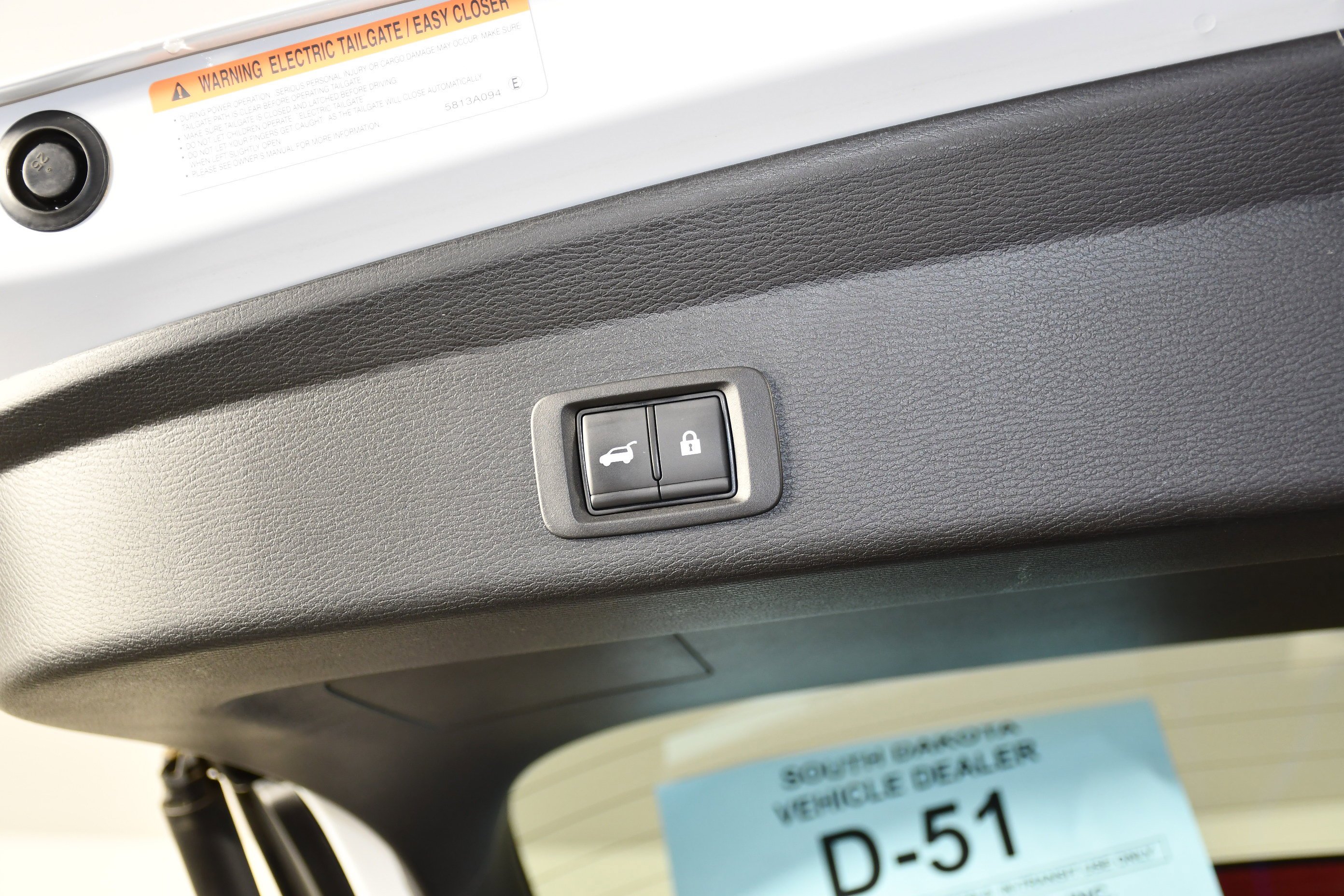Certified Used 2024 White Diamond Mitsubishi SE image 38
