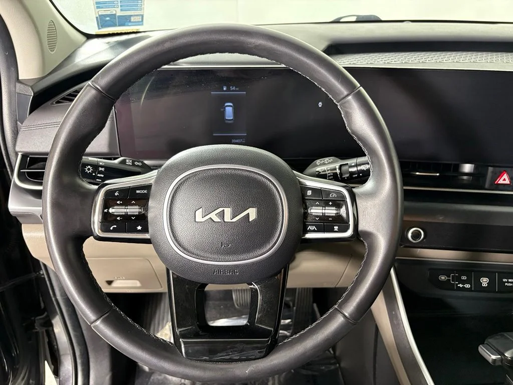Used 2025 Gray Kia LXS image 22