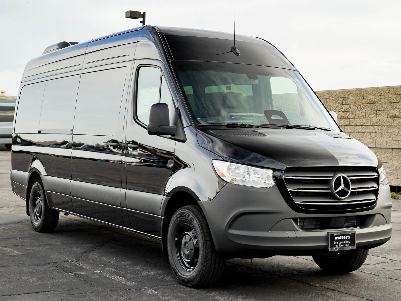 New 2026 Jet Black Mercedes-Benz 2500 High Roof I4 Diesel 170 RWD image 3