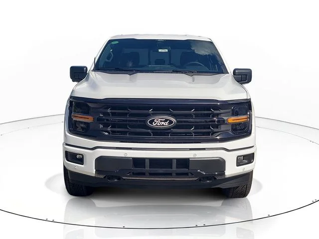 New 2026 Oxford White Ford XLT image 2