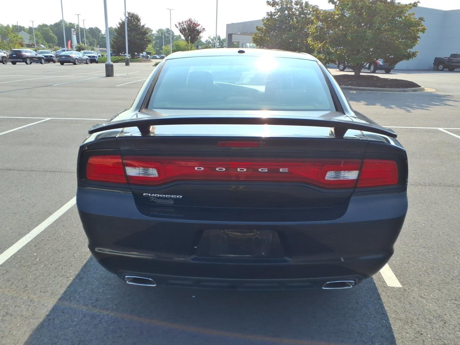 Used 2012 Pitch Black Dodge SXT image 6