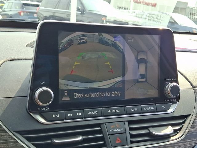 Used 2019 White Nissan 2.5 Platinum image 18