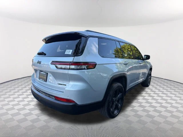 Used 2025 Silver Jeep Limited 4x2 image 5