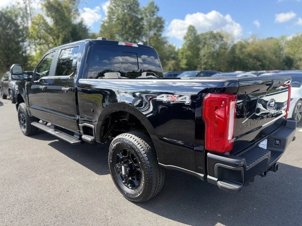 Used 2026 Agate Black Metallic Ford XL 4WD Crew Cab 6.75
