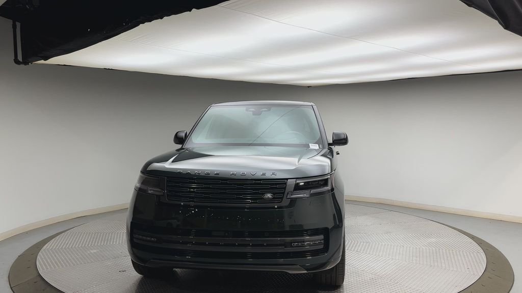 New 2026 Belgravia Green Land Rover SE image 7
