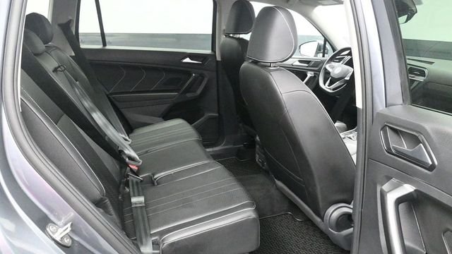 Used 2023 Gray Volkswagen 2.0T SE image 10
