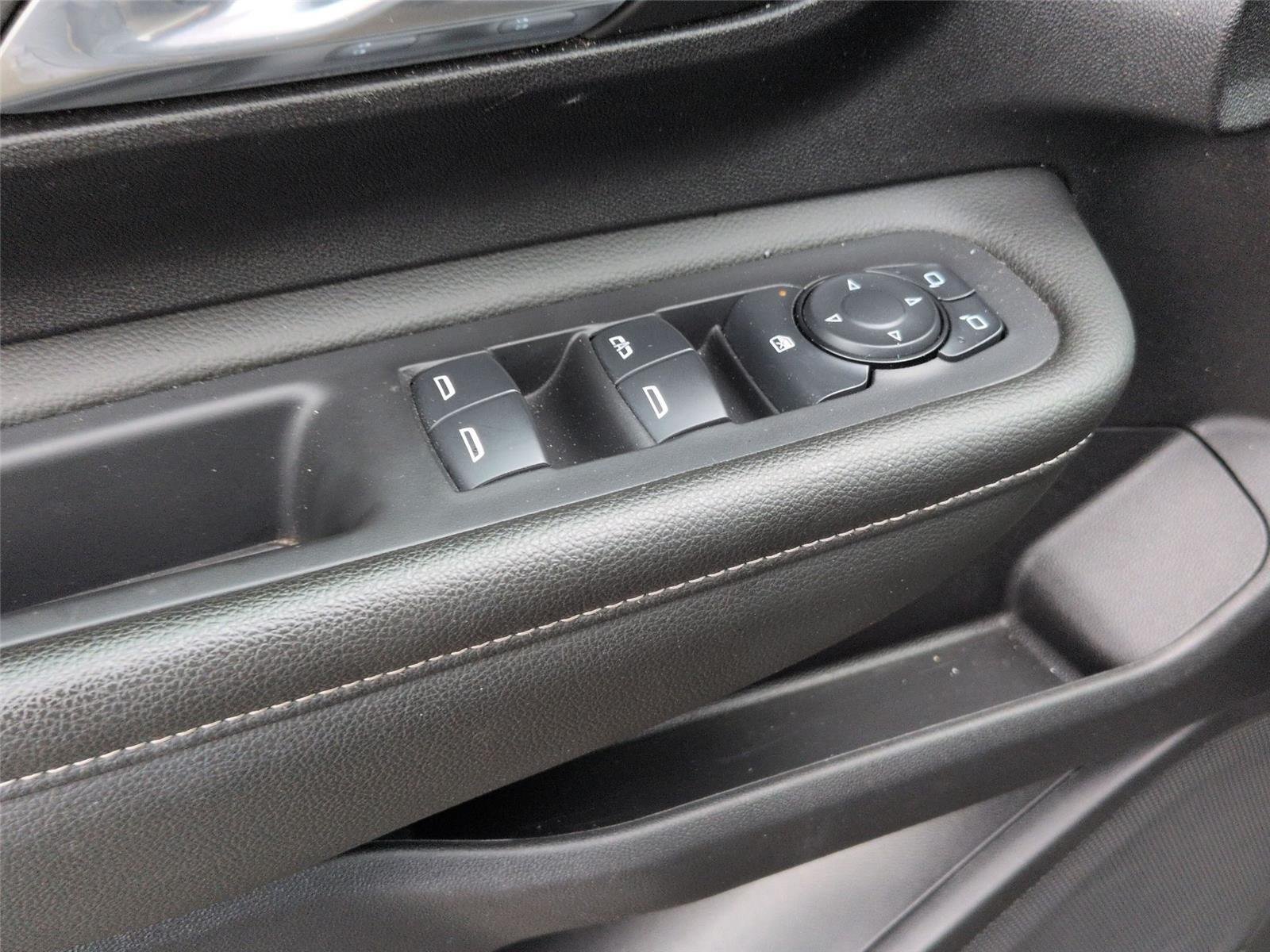 Used 2024 Sterling Metallic GMC SLE image 16