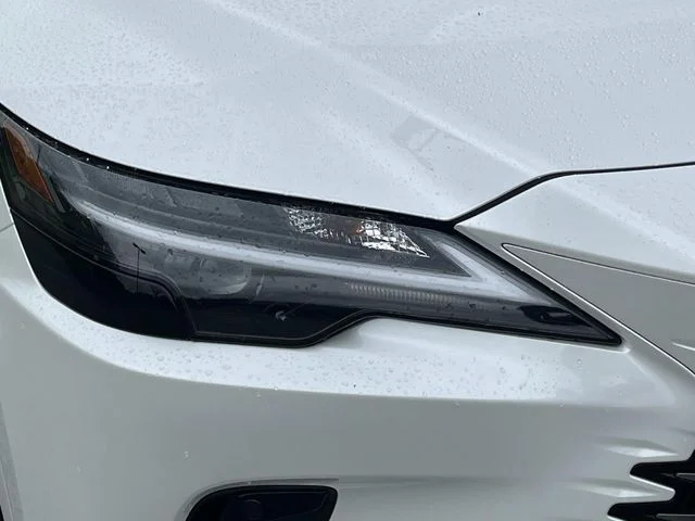 New 2026 Eminent White Pearl Lexus PREMIUM PLUS image 9