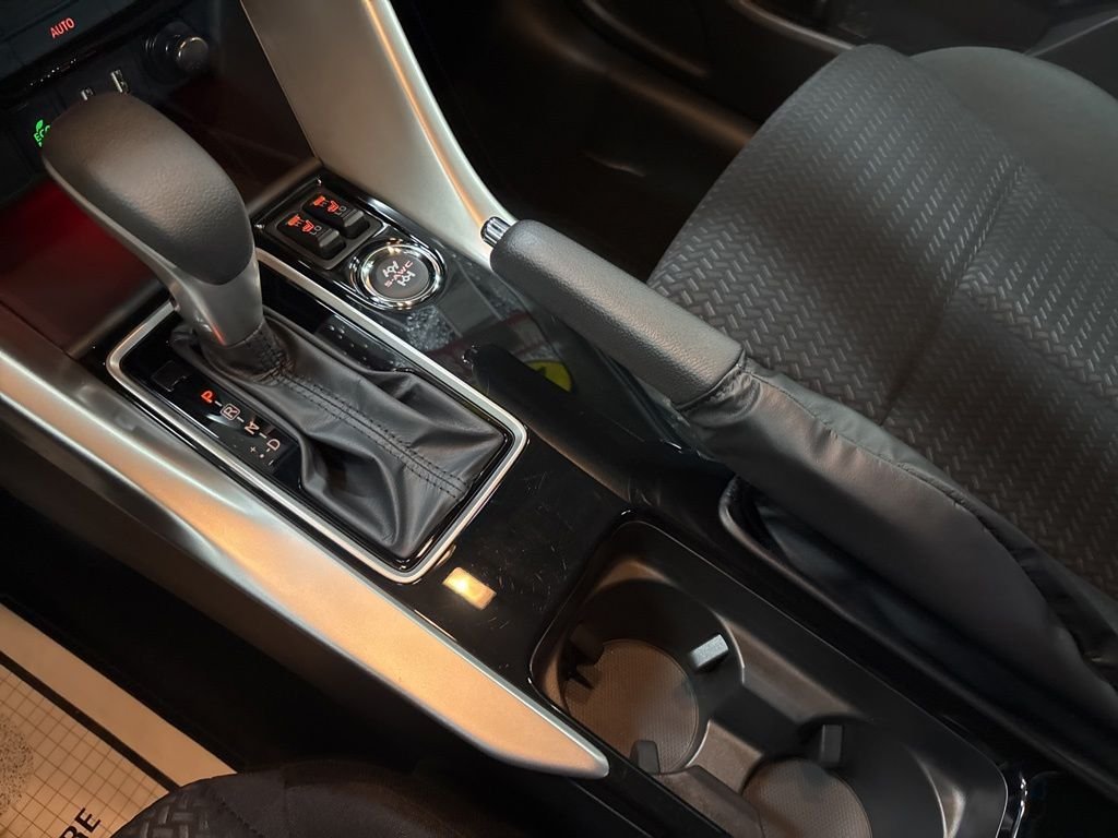 2024 Mitsubishi Eclipse Cross LE - Photo 33
