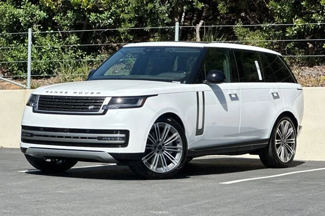 2026 Land Rover Range Rover 4.4 SE LWB 7's photo