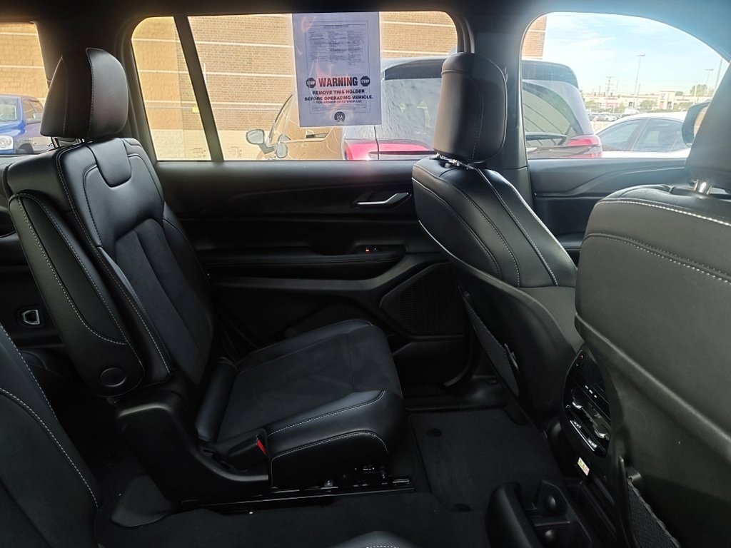 Used 2025 Black Jeep Altitude X image 11