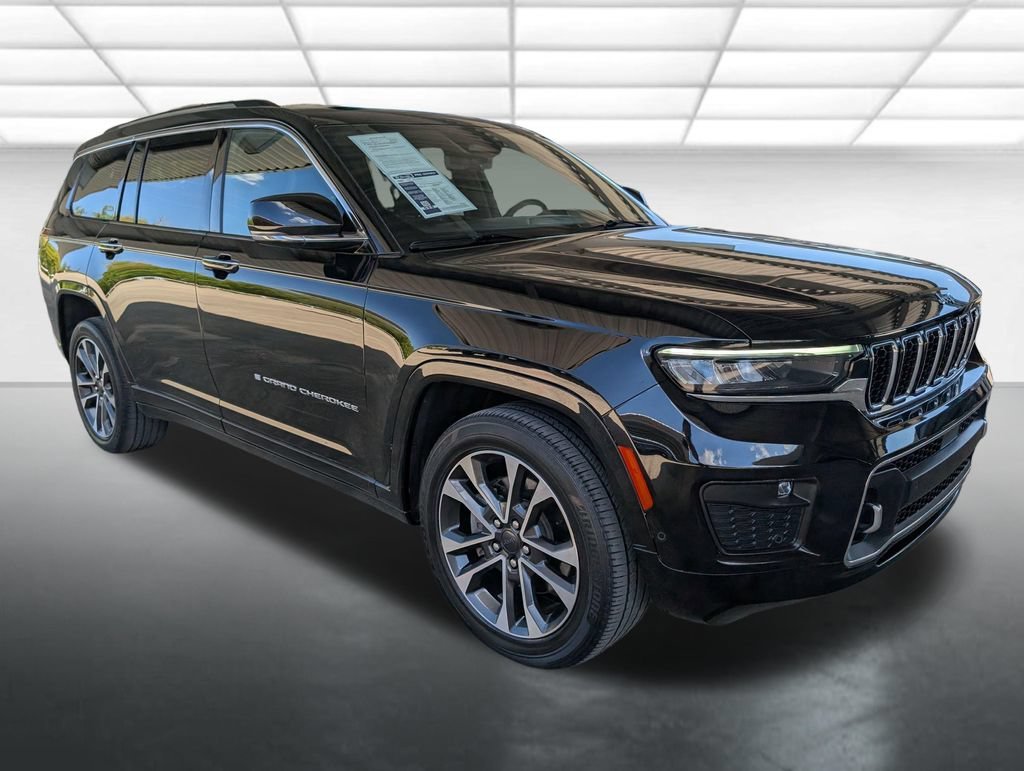 Used 2023  Jeep Overland image 1
