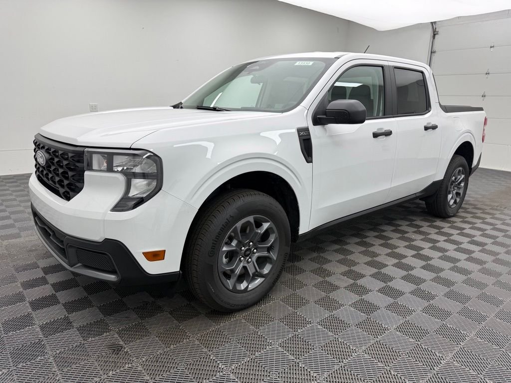 New 2026 White Ford XLT image 2