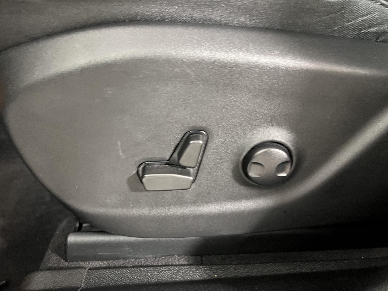 Used 2022 Granite Crystal Metallic Clearcoat Jeep Trailhawk image 16