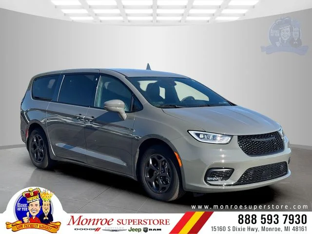 2022 Chrysler Pacifica Hybrid Touring L