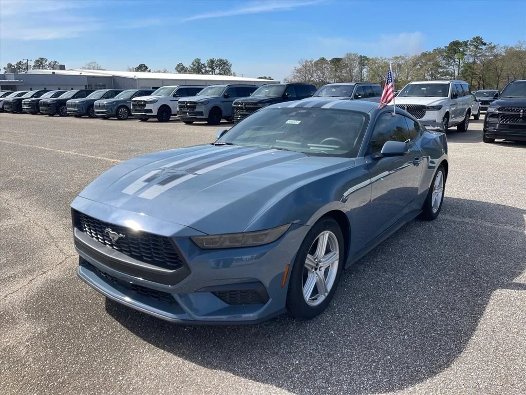 2026 Ford Mustang EcoBoost Fastback - Photo 2