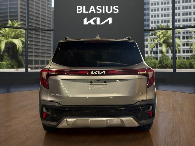 Used 2025 Gray Kia SX image 4