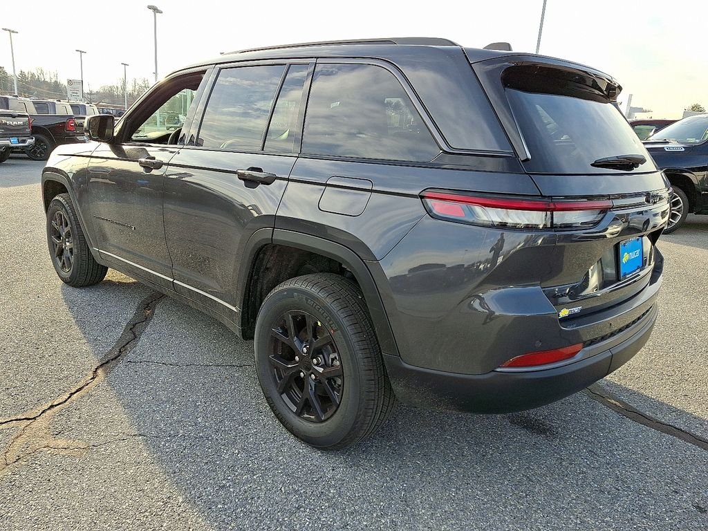 New 2026 Baltic Gray Metallic Clearcoat Jeep Altitude image 3
