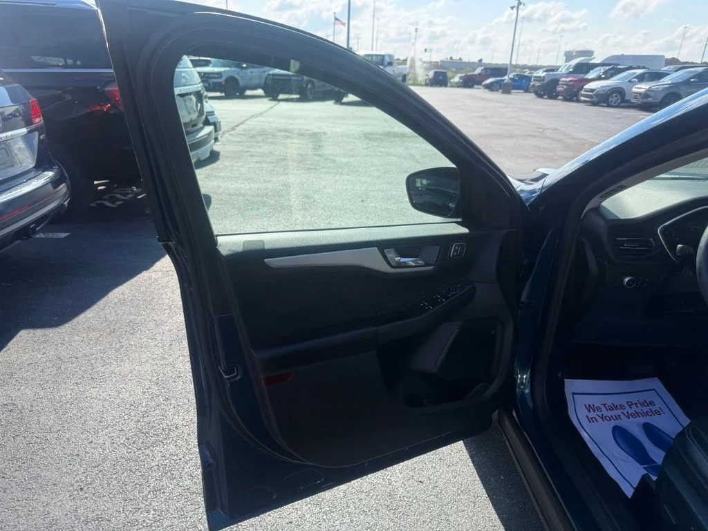 Used 2020 Green Metallic Ford SEL image 15