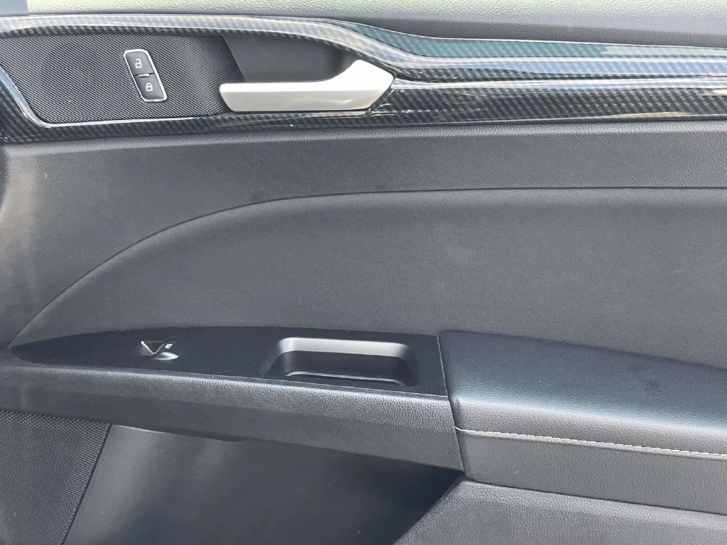 Used 2018 Black Ford SE image 13