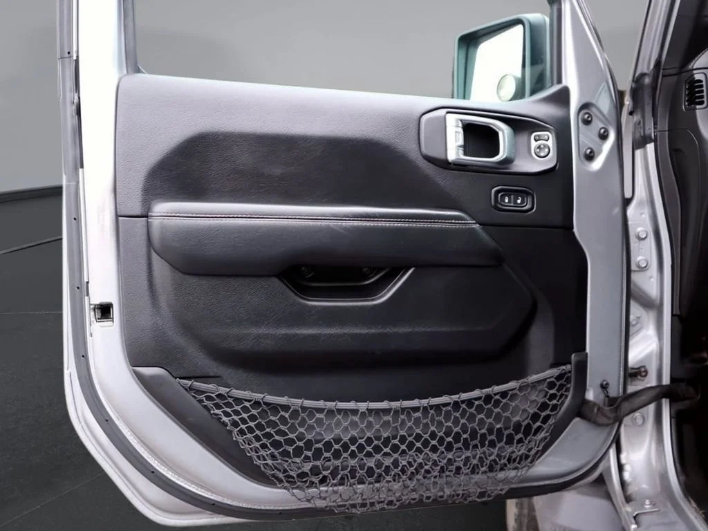 2020 Jeep Wrangler Unlimited Sahara - Photo 11