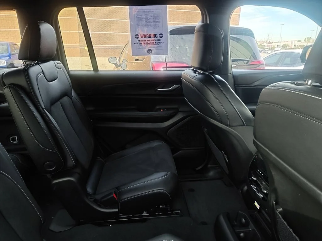 Used 2025 Black Jeep Altitude X image 11