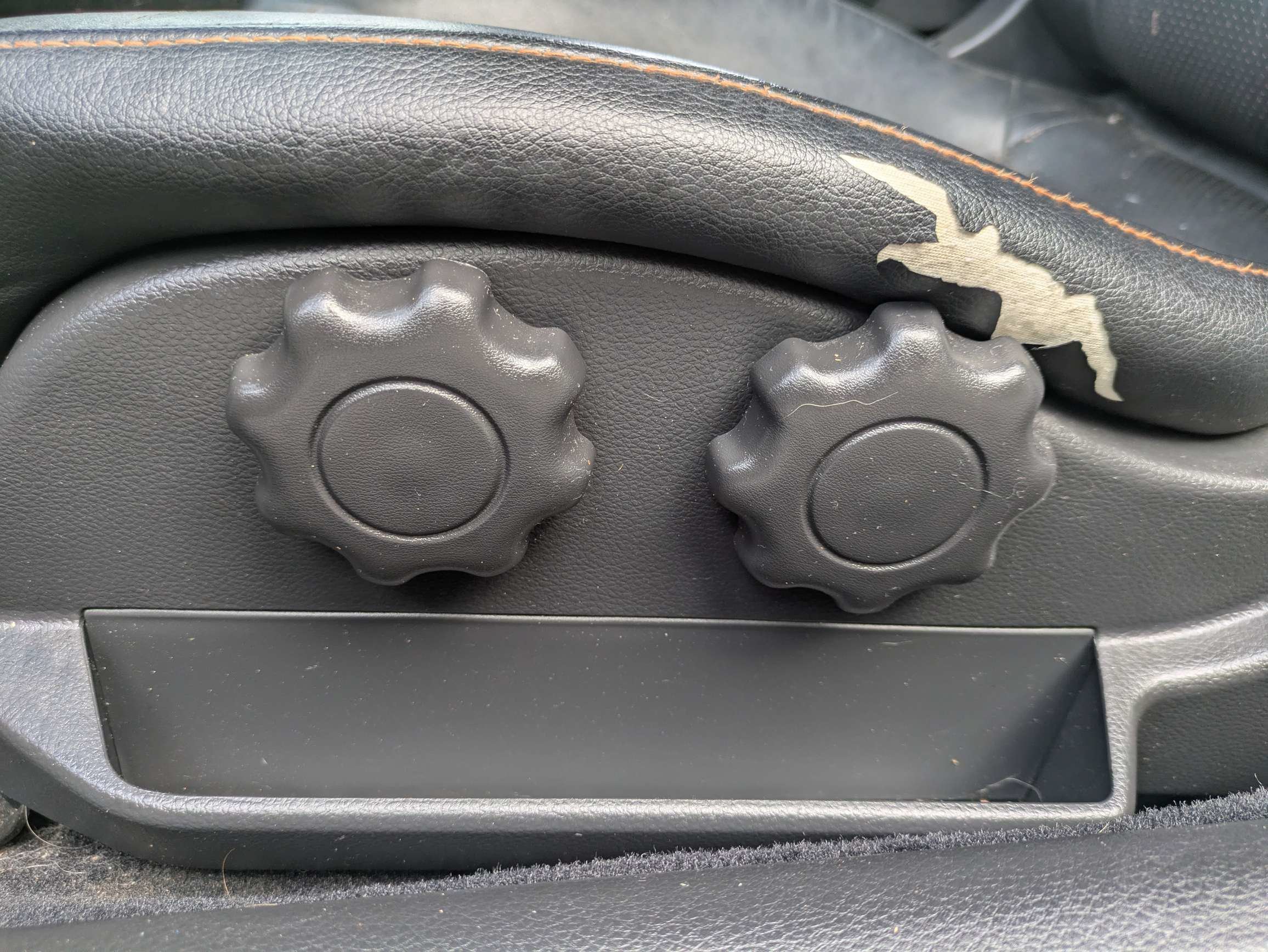 Used 2004  Nissan  image 17