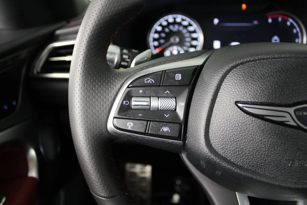 Used 2026 White Genesis 3.3T Sport Prestige image 25