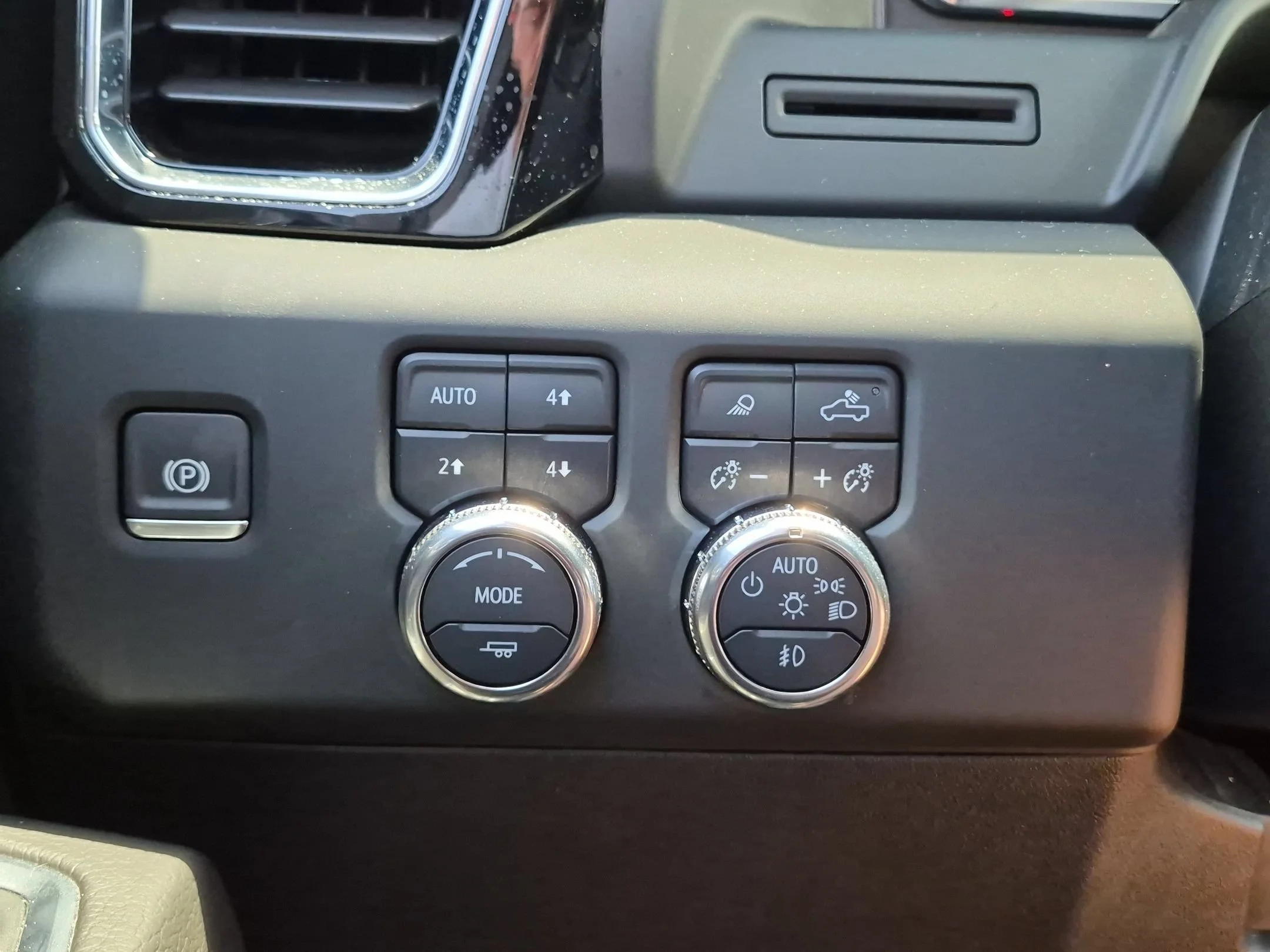 Used 2024 Summit White GMC Denali image 17