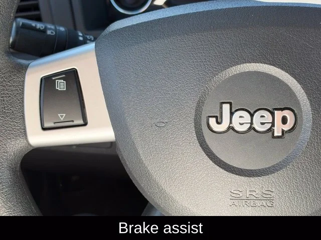 Used 2008 Green Jeep Laredo image 30