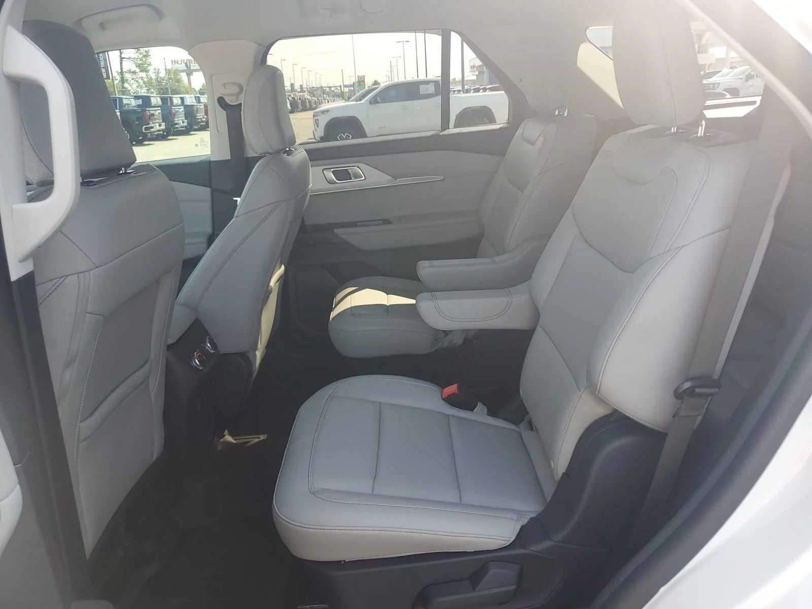 Used 2025 Star White Metallic Tri- Ford Active image 20