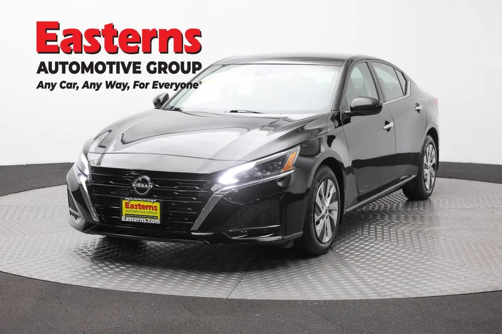 Used 2023 Black Nissan 2.5 S image 1