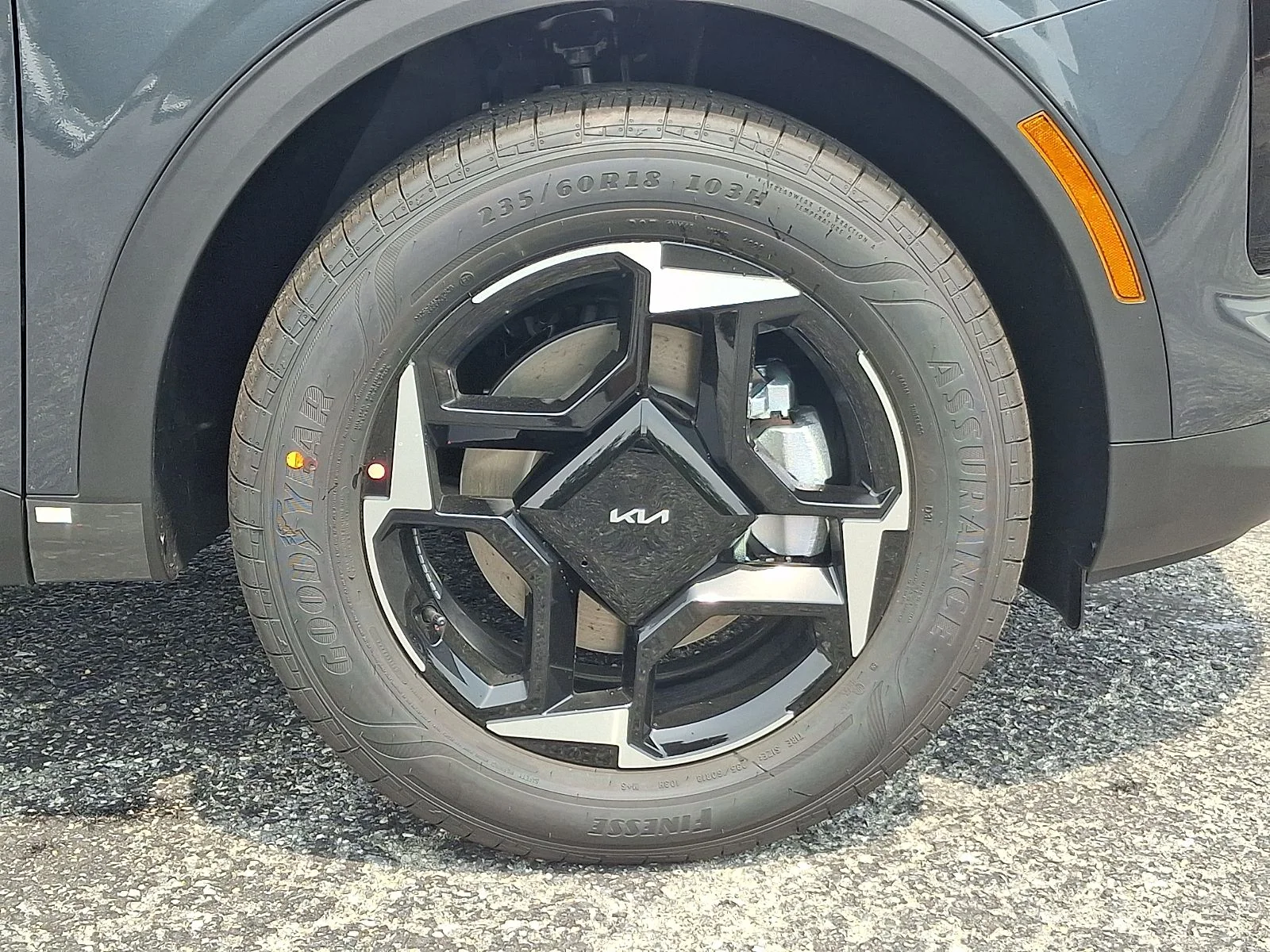 New 2027 Gray Kia EX image 9