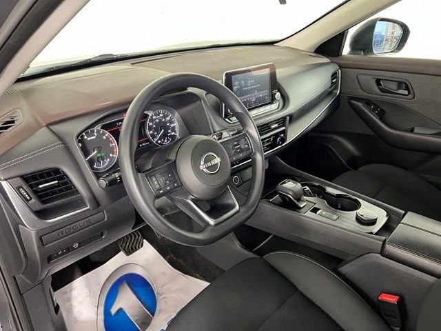 Used 2023 Gray Nissan S image 12