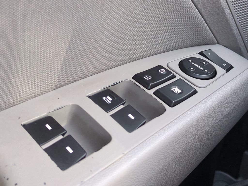 2020 Hyundai Elantra Value Edition - Photo 29