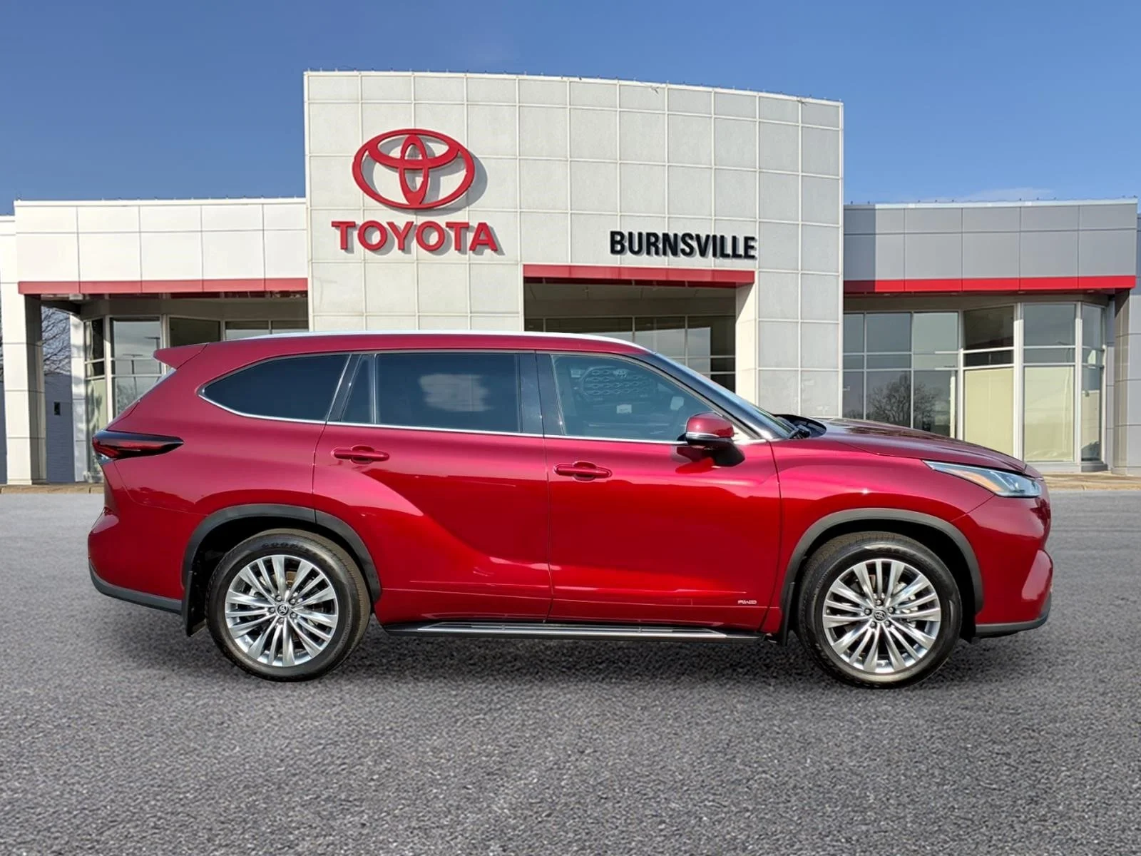 Certified 2024 Toyota Highlander Platinum with VIN 5TDEBRCHXRS606759 for sale in Burnsville, Minnesota